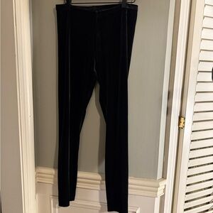 HUE Black Velour Leggings